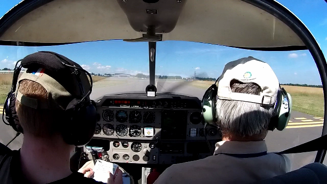Au point d'attente B28, pour les essais moteur Au point d'attente B28, pour les essais moteur